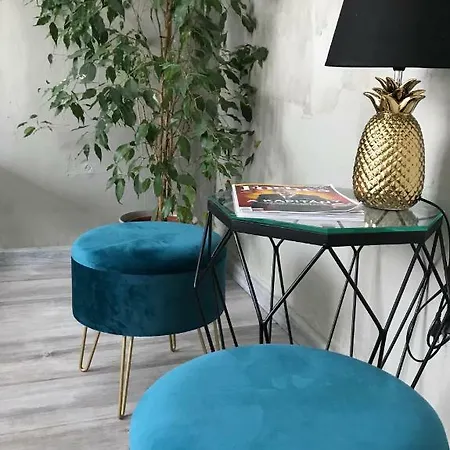 Downtown Twelve 3*